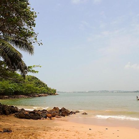 Hotel Pineview Unawatuna Esterno foto