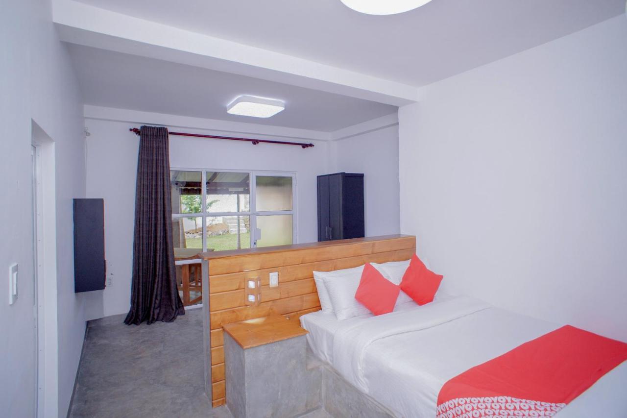 Hotel Pineview Unawatuna Esterno foto